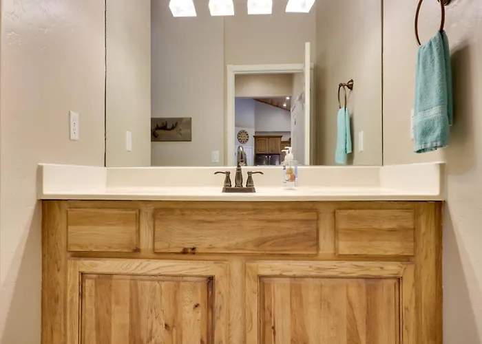 Holiday home Modern Show W/ Bbq & Fire Pit! *