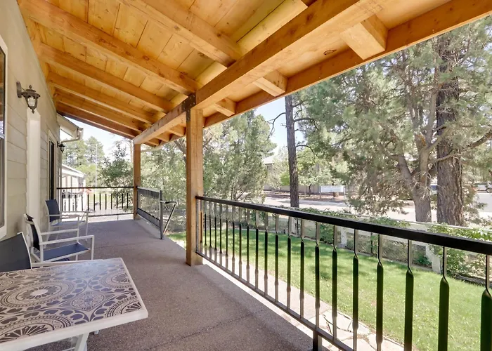 Holiday home Modern Show W/ Bbq & Fire Pit!