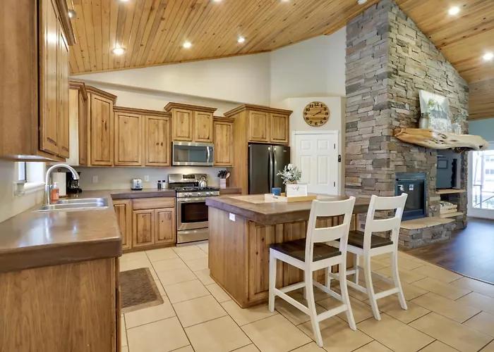 Holiday home Modern Show W/ Bbq & Fire Pit! *